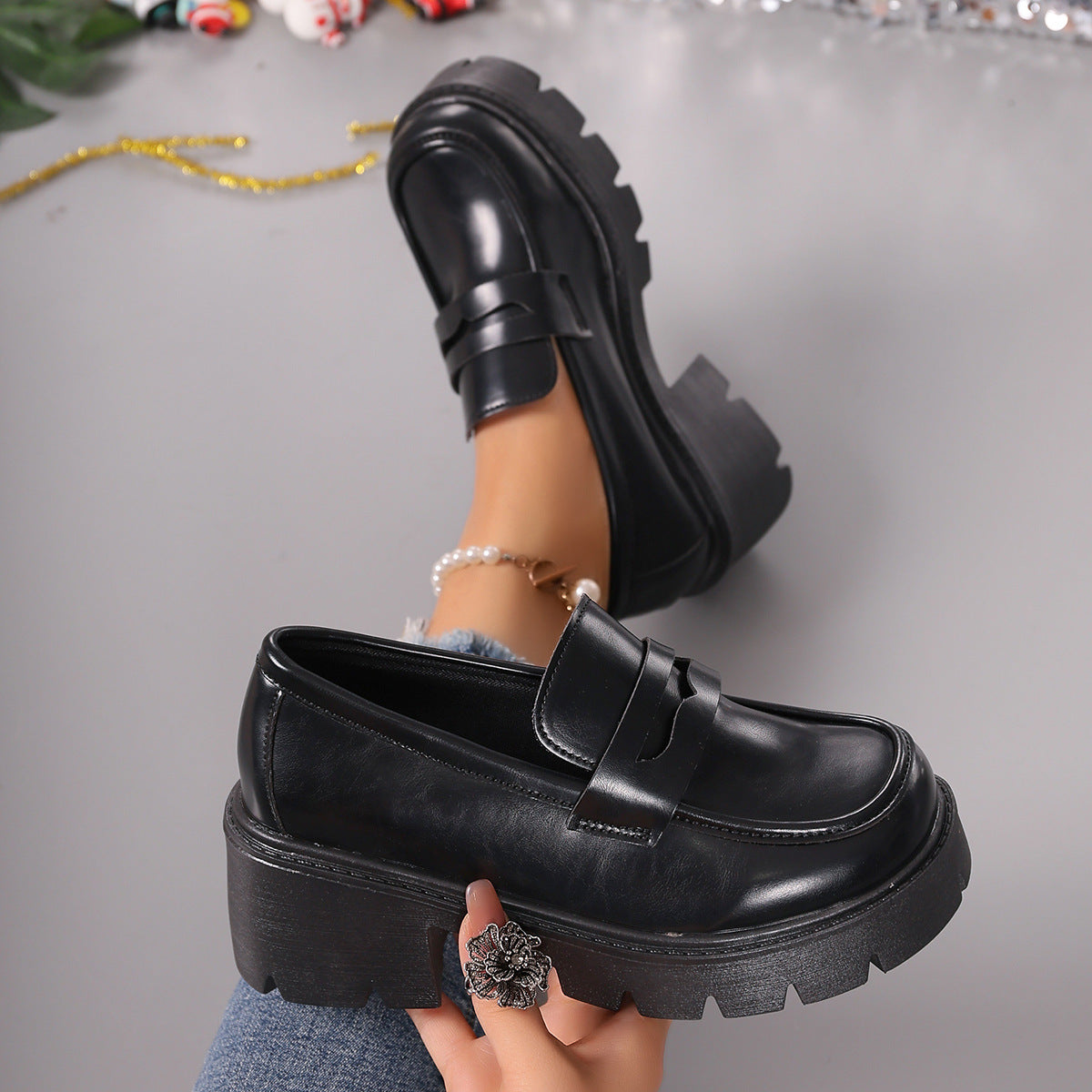 "L’allure en cuir – Découvrez nos plateformes tout-terrain chic"