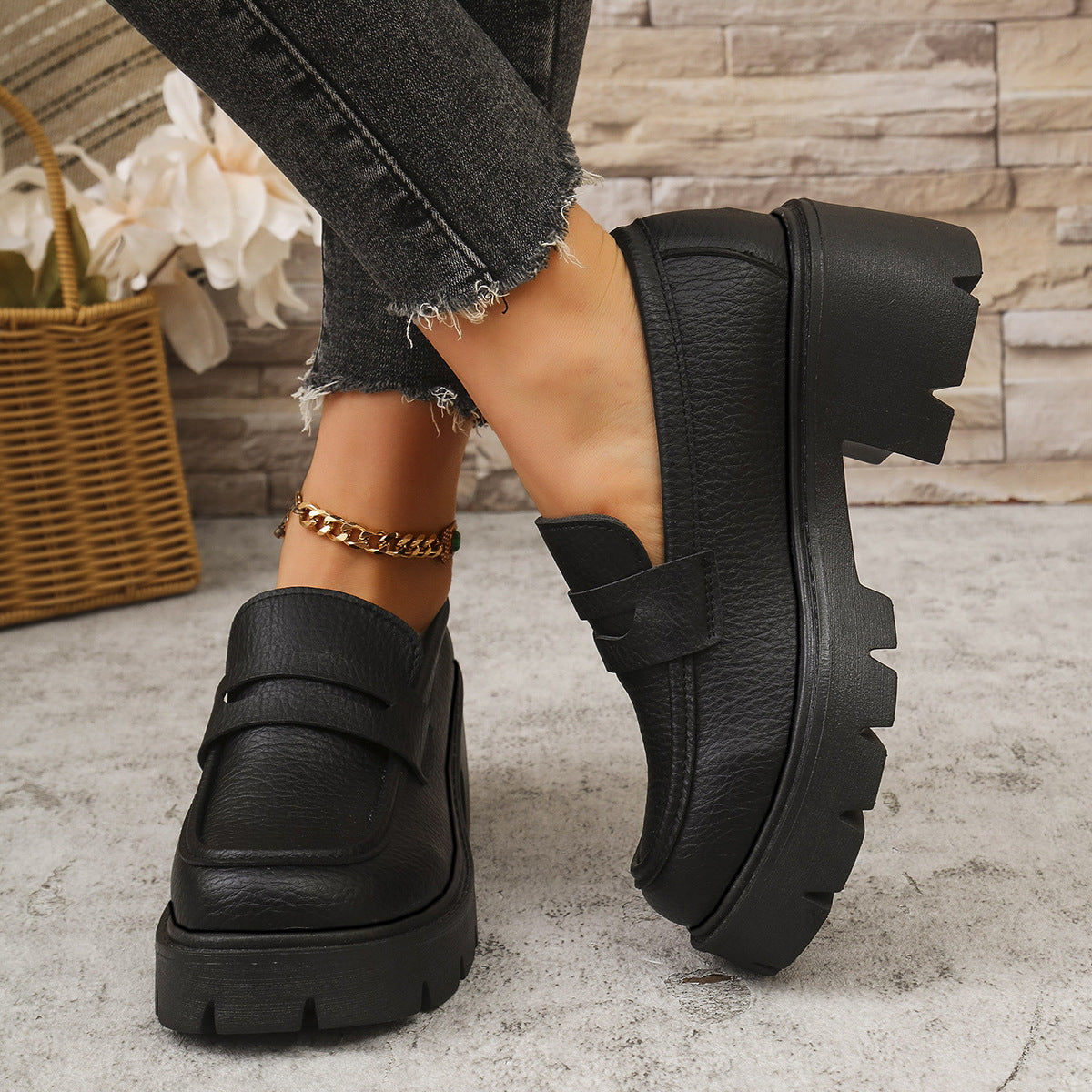 "L’allure en cuir – Découvrez nos plateformes tout-terrain chic"
