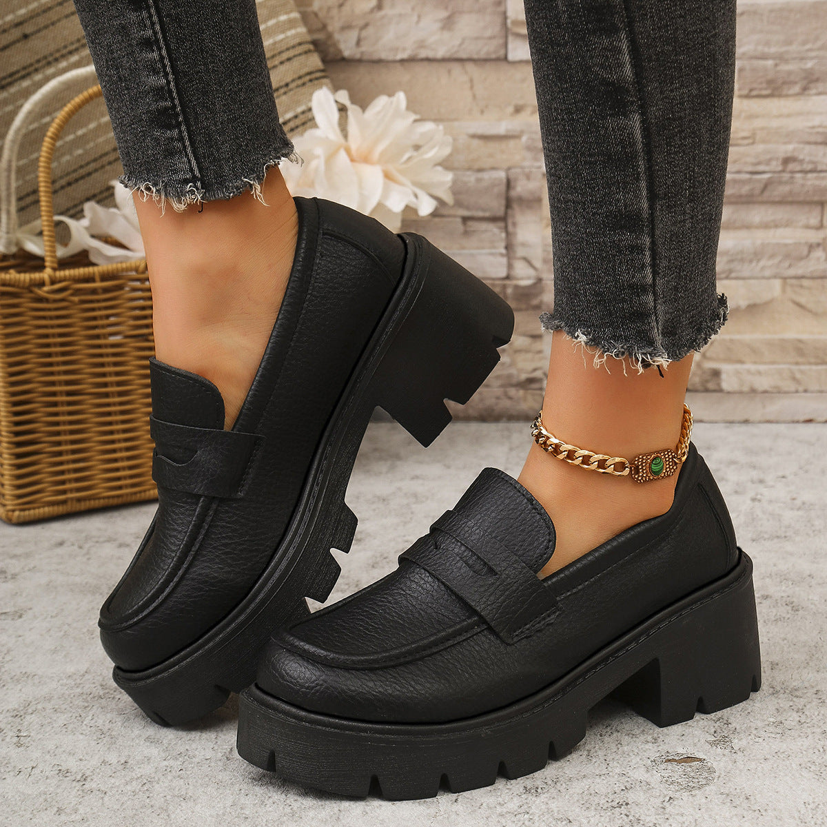 "L’allure en cuir – Découvrez nos plateformes tout-terrain chic"